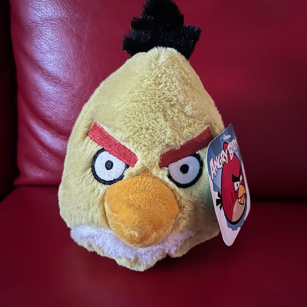 NWT Angry Birds Yellow Bird Chuck Plush 5-7" Stuffed Rovio Commonwealth